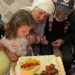 95-yasindaki-kore-gazisine-dogum-gunu-surprizi-pkjbnkqm.webp