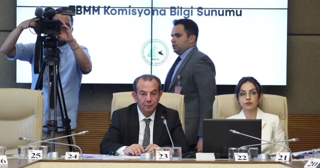 bolu-kartalkaya-otel-yangini-komisyonda-baskan-ozcandan-denetim-yetkimiz-yok-savunmasi-Dluw48Uu.webp