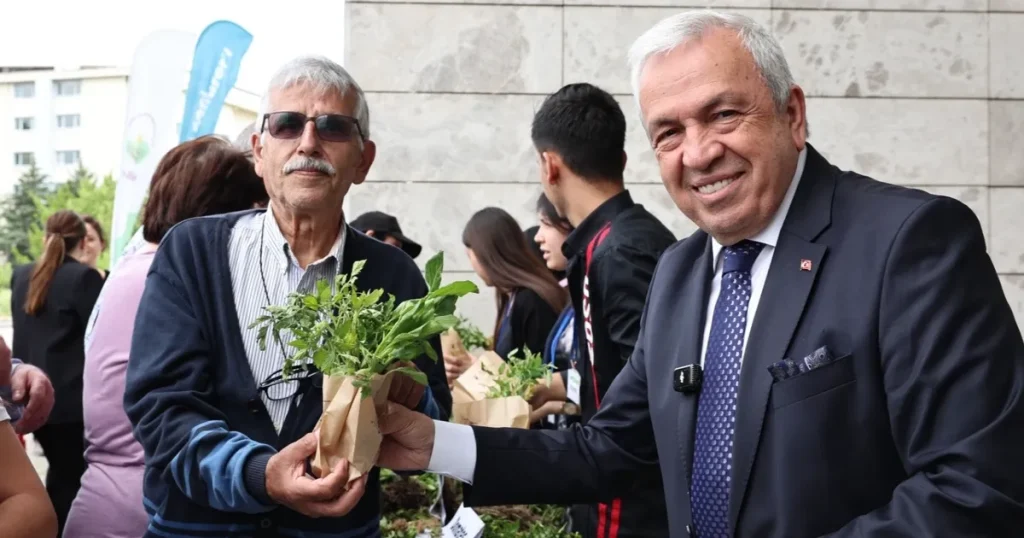 bursa-niluferde-310-bin-fide-vatandaslarla-bulusuyor-3ilJlDfI.webp