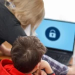 cocuklari-dijital-dunyanin-risklerinden-koruyacagiz-NVdtTkD9.webp
