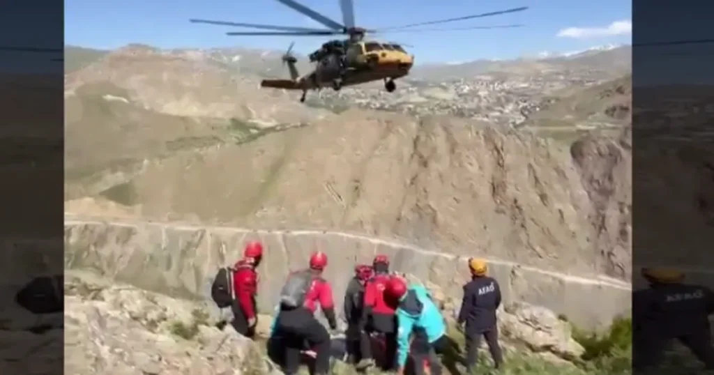hakkaride-yarali-vatandas-kurtarildi-huRHk4GT.webp