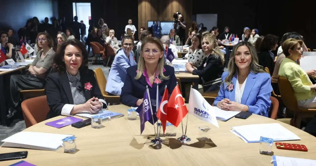 istanbul-bakirkoyde-kadinlar-icin-guvenli-yasam-calistayi-RkuRwSpB.webp