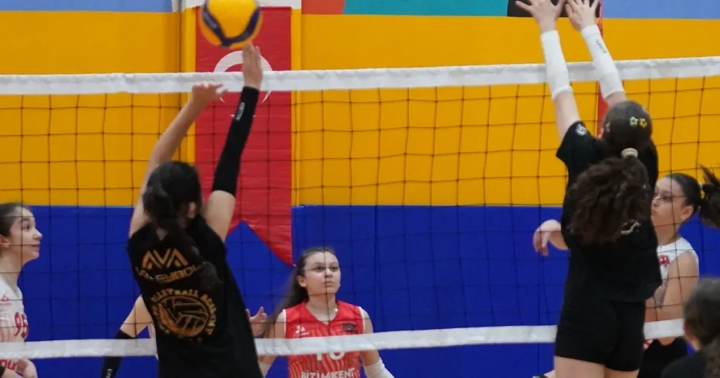 istanbul-beylikduzunde-voleybol-turnuvasi-basladi-EASqZALI.webp