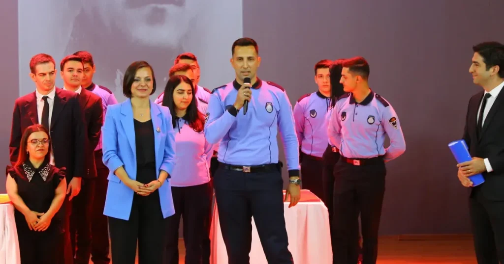 izmir-karabaglarda-aday-memurlar-yemin-etti-6CrVCKLT.webp